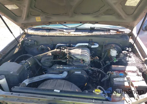 2000 Toyota Tundra Sr5 from USA, damaged, VIN 5TBRN3417YS015920